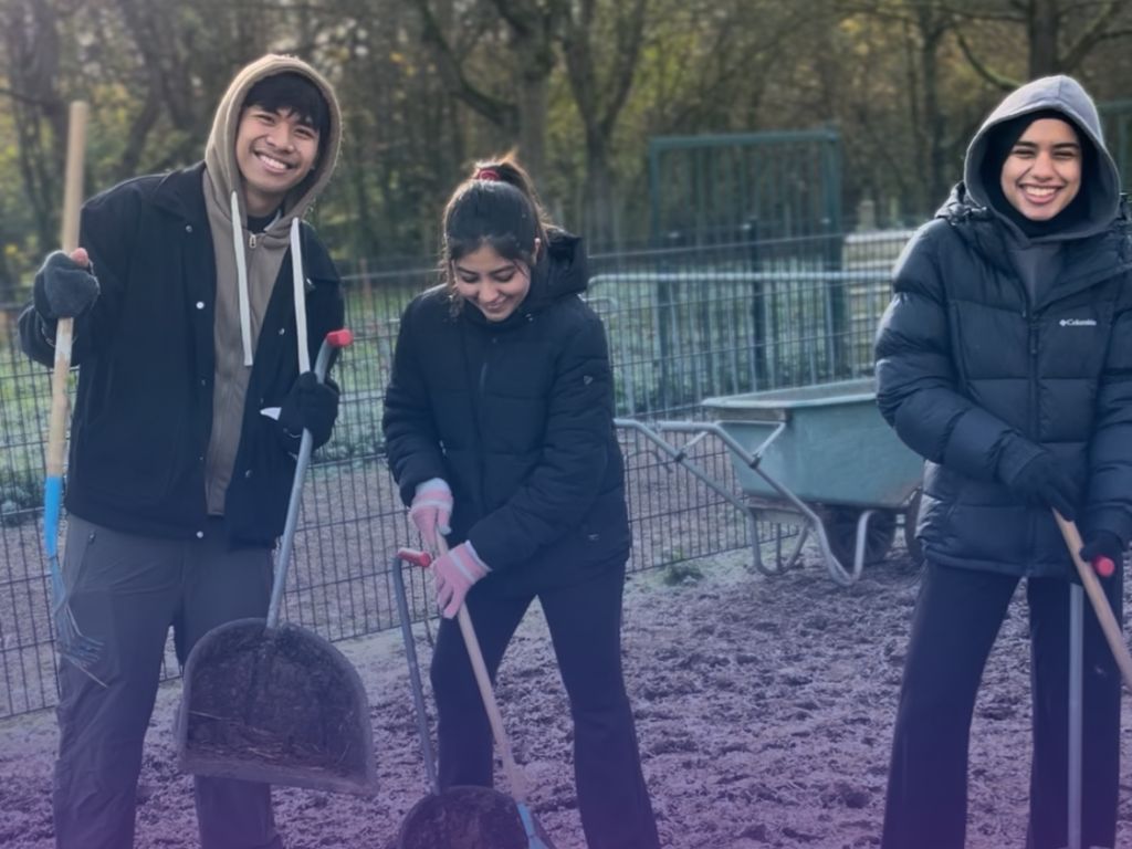 students in the farm